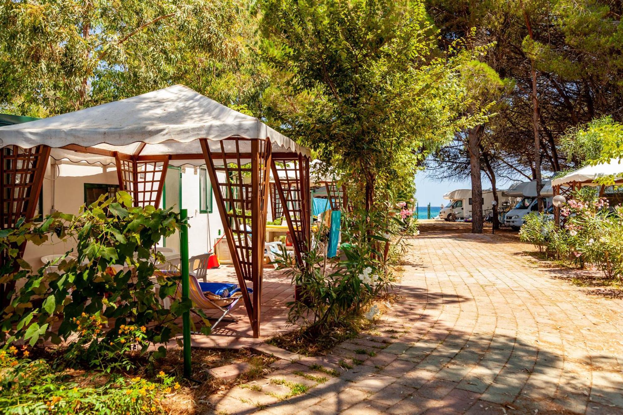 Camping&Village Le Cernie Lotzorai Exterior photo
